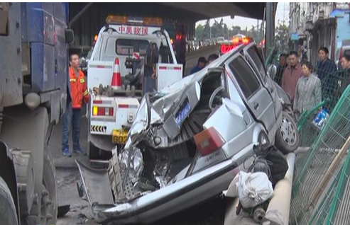 貨車剎車失靈引碰撞事故 1